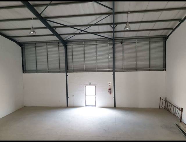 540M² WAREHOUSE FOR SALE IN KILLARNEY GARDENS
